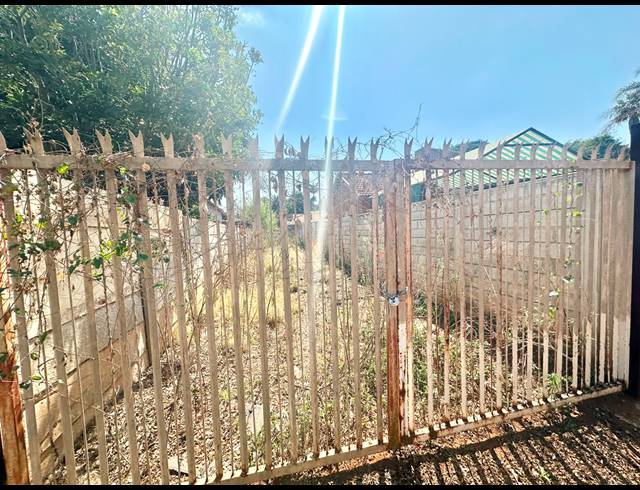 500M² VACANT LAND FOR SALE IN FLORA PARK